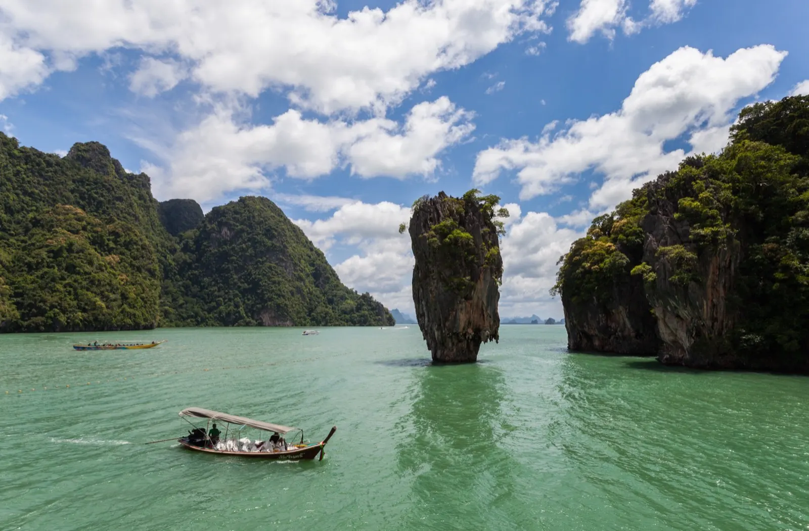 Khao Phing Kan et le rocher Koh Tapu — l'île de James Bond dans la baie de Phang Nga