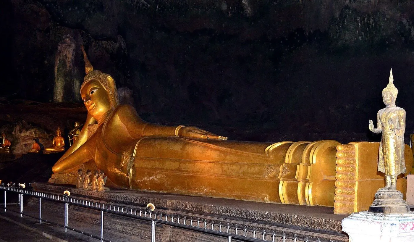 Trois temples — grotte, monastère & Dragon Cave
