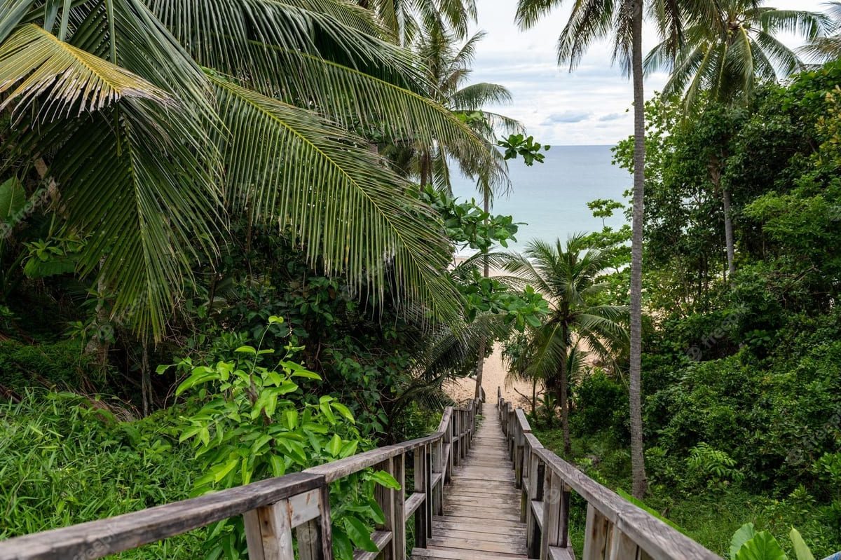 Naithon Beach