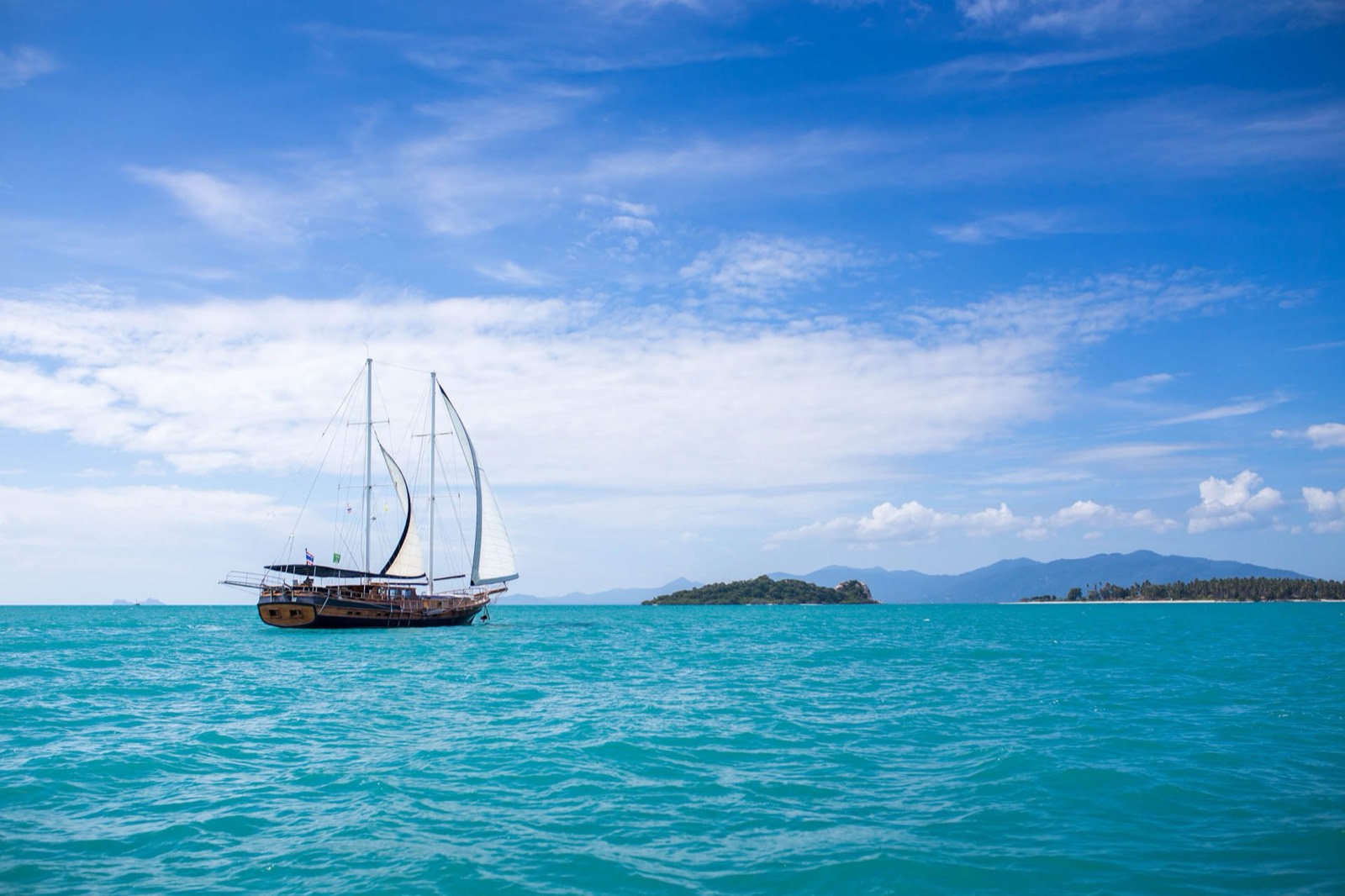 Angthong Marine Park by Sailing Boat